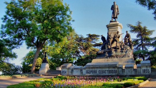  Исторический бульвар по Севастополю