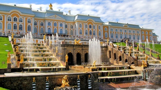  Большой дворец (Петергоф) в Санкт-Петербурге