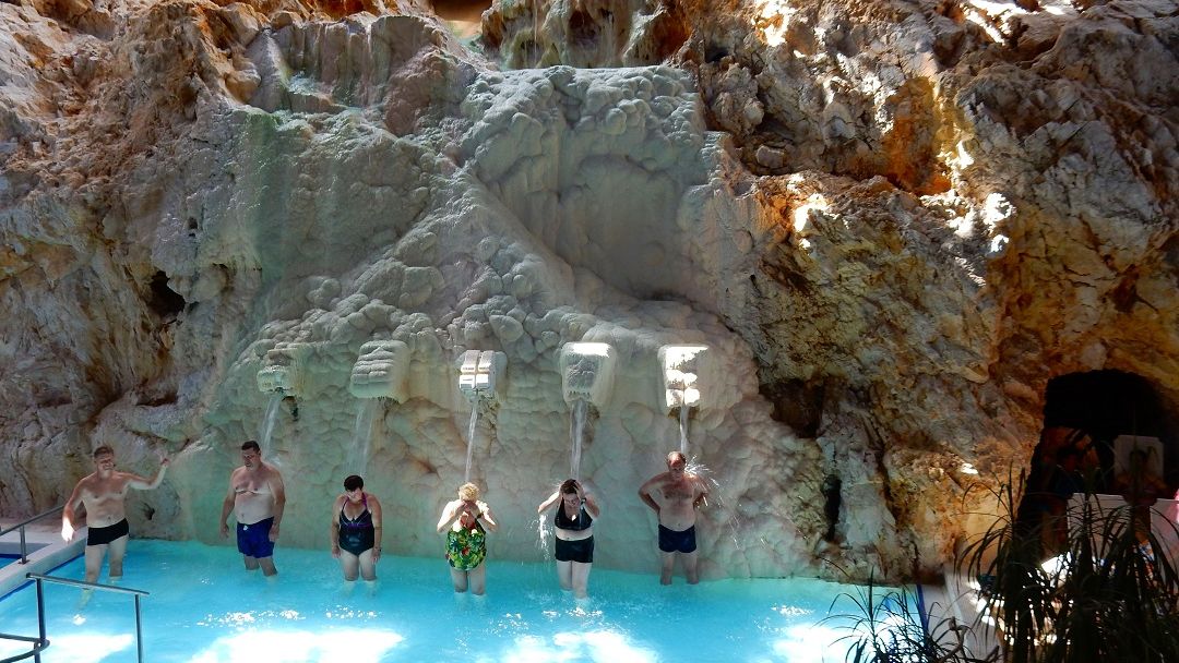 Пещерная купальня Мишкольцтапольца и барочный город Эгер - фото 7