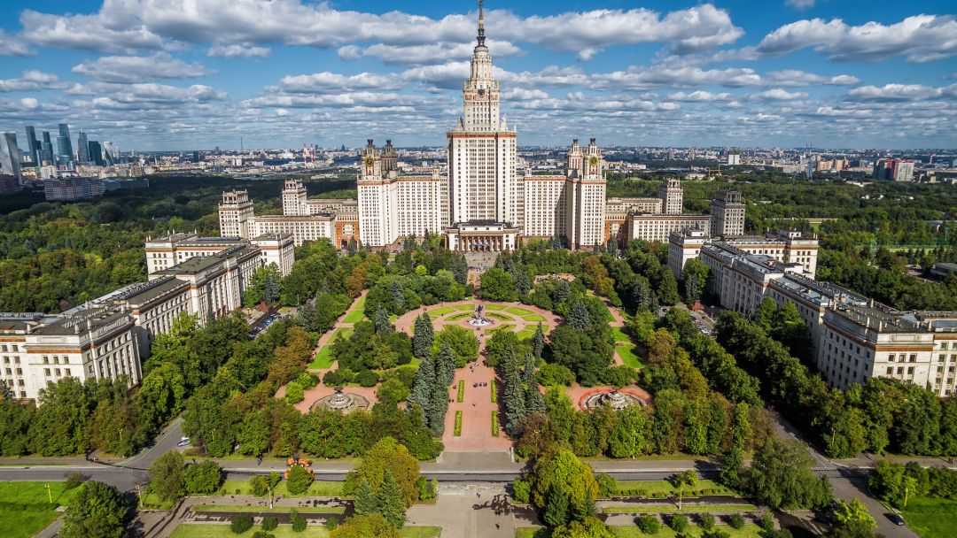 Легенды и мифы сталинских высоток в Москве